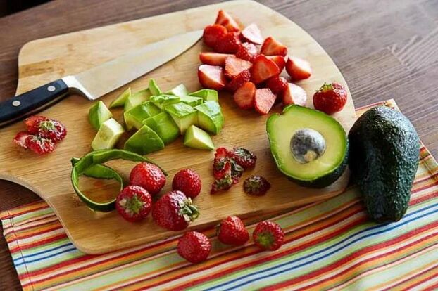 Aguacate y fresas